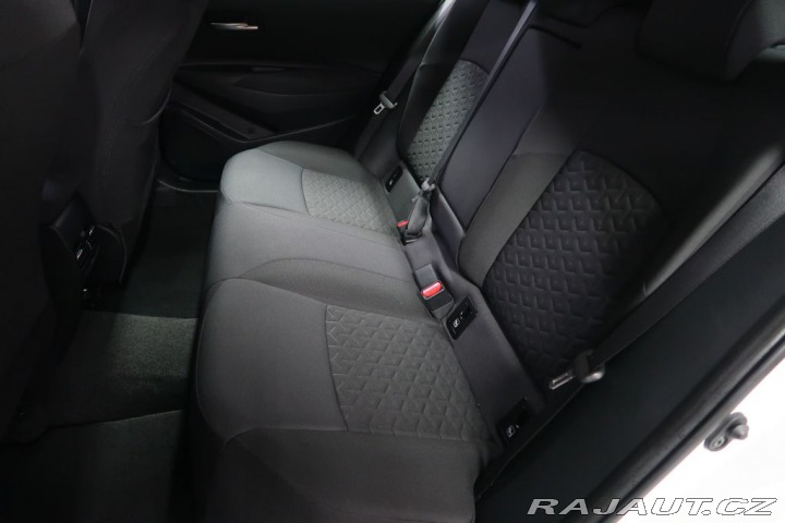 Toyota Corolla 1,2Turbo,CZ,1Maj, 2021