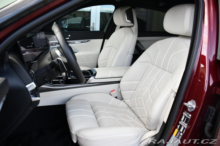 BMW i7 M70 XD B&W REZERVACE 2023