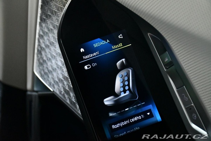 BMW i7 M70 XD B&W HUD THEATR 2023