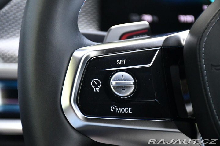 BMW i7 M70 XD B&W HUD THEATR 2023