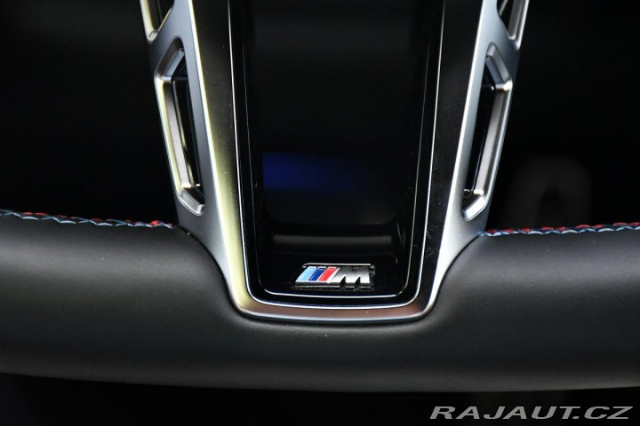 BMW i7 M70 XD B&W HUD THEATR 2023