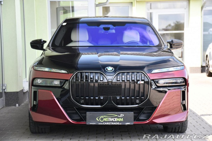 BMW i7 M70 XD B&W HUD THEATR 2023