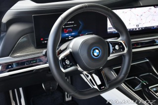 BMW i7 M70 XD B&W HUD THEATR 2023