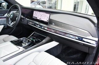BMW i7 M70 XD B&W HUD THEATR 2023