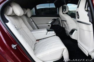BMW i7 M70 XD B&W HUD THEATR 2023