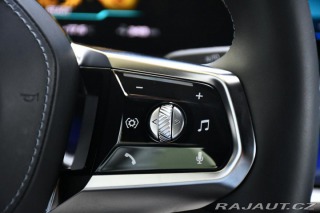BMW i7 M70 XD B&W HUD THEATR 2023