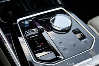 BMW i7 M70 XD B&W HUD THEATR 2023