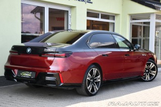 BMW i7 M70 XD B&W HUD THEATR 2023