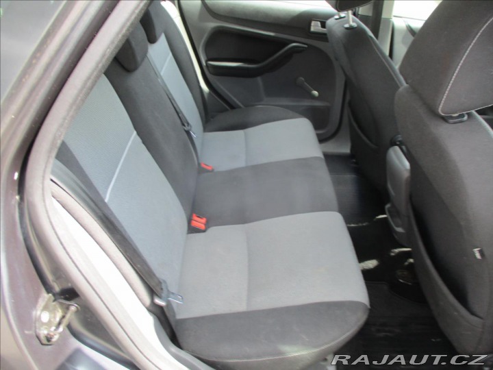 Ford Focus 1,6 i 16V 74kw Klimatroni 2009