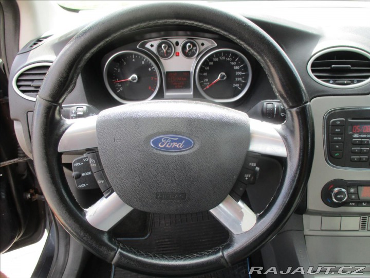 Ford Focus 1,6 i 16V 74kw Klimatroni 2009