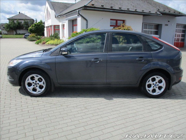 Ford Focus 1,6 i 16V 74kw Klimatroni 2009