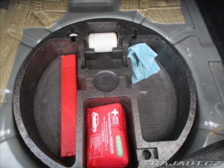 Ford Focus 1,6 i 16V 74kw Klimatroni 2009