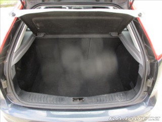 Ford Focus 1,6 i 16V 74kw Klimatroni 2009