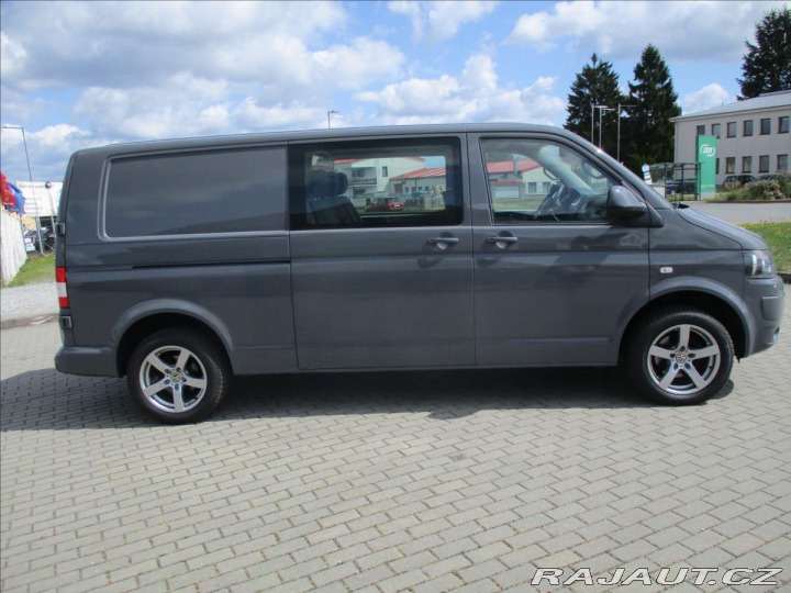 Volkswagen Transporter 2,0 TDi 84kw LONG 6míst, 2012