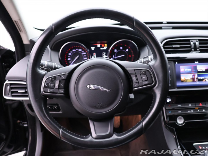 Jaguar XE 2,0 D 120kW Automat Navi. 2015