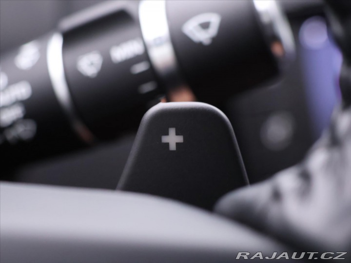 Jaguar XE 2,0 D 120kW Automat Navi. 2015