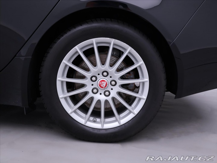 Jaguar XE 2,0 D 120kW Automat Navi. 2015
