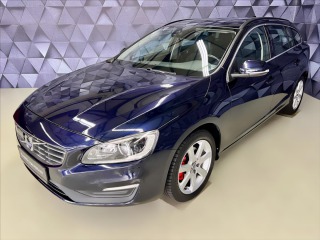 Volvo V60 2,0 D3 MOMENTUM, NAVIGACE