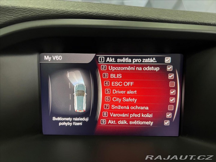 Volvo V60 2,0 D3 MOMENTUM, NAVIGACE 2017