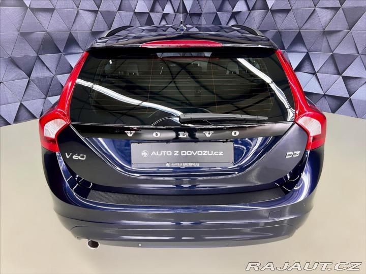 Volvo V60 2,0 D3 MOMENTUM, NAVIGACE 2017