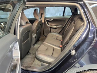 Volvo V60 2,0 D3 MOMENTUM, NAVIGACE 2017