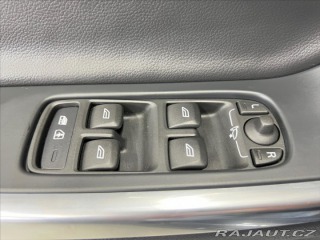 Volvo V60 2,0 D3 MOMENTUM, NAVIGACE 2017