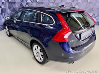 Volvo V60 2,0 D3 MOMENTUM, NAVIGACE 2017