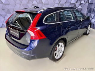 Volvo V60 2,0 D3 MOMENTUM, NAVIGACE 2017
