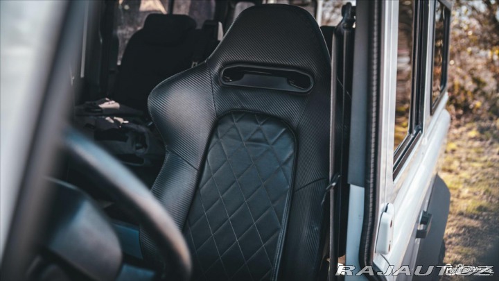 Land Rover Defender 2,4 2011
