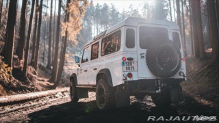 Land Rover Defender 2,4 2011