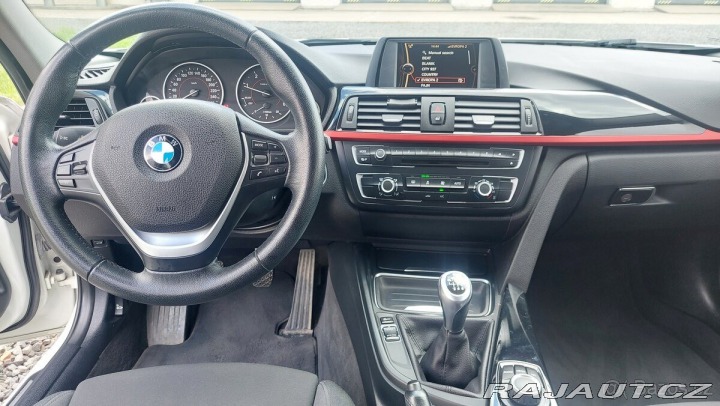 BMW 3 2,5 160 kW manuál, zado 2014