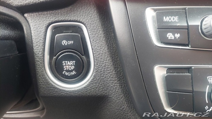 BMW 3 2,5 160 kW manuál, zado 2014