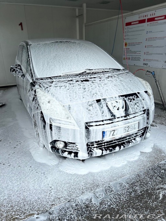 Peugeot 5008  2012