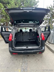 Peugeot 5008  2012