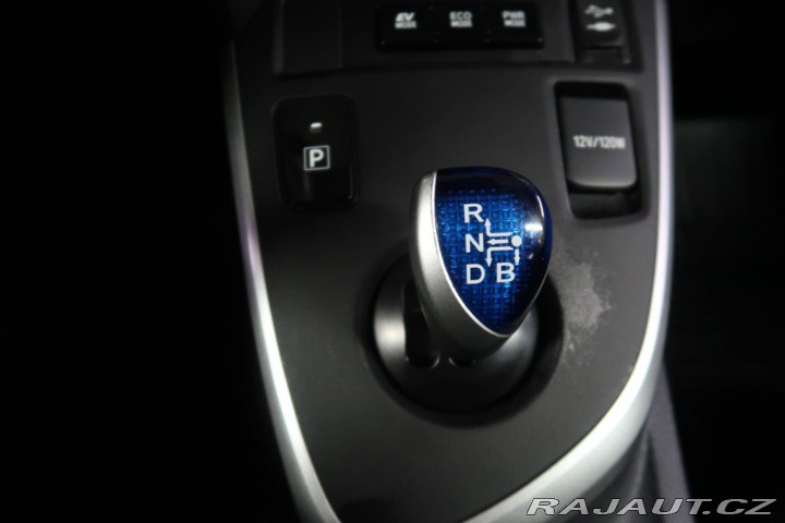 Toyota Auris 1.8Hybrid,CZ,AT,NAVI 2014