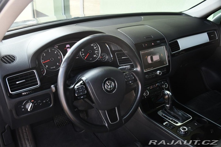 Volkswagen Touareg 3.0TDi V6 DSG 4M NAVI TAŽ 2010