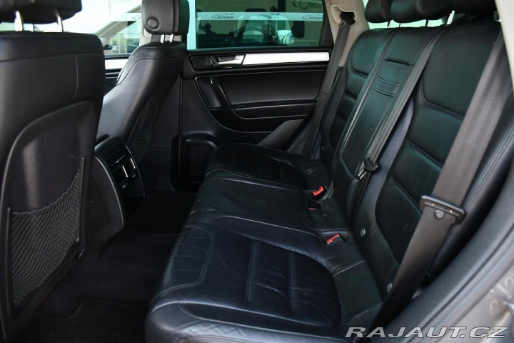 Volkswagen Touareg 3.0TDi V6 DSG 4M NAVI TAŽ 2010