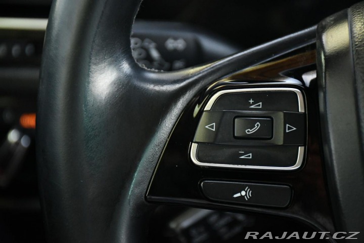 Volkswagen Touareg 3.0TDi V6 DSG 4M NAVI TAŽ 2010
