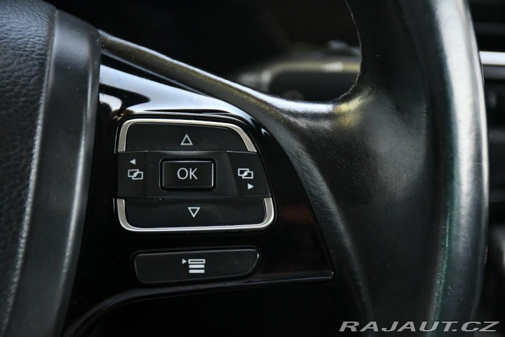 Volkswagen Touareg 3.0TDi V6 DSG 4M NAVI TAŽ 2010
