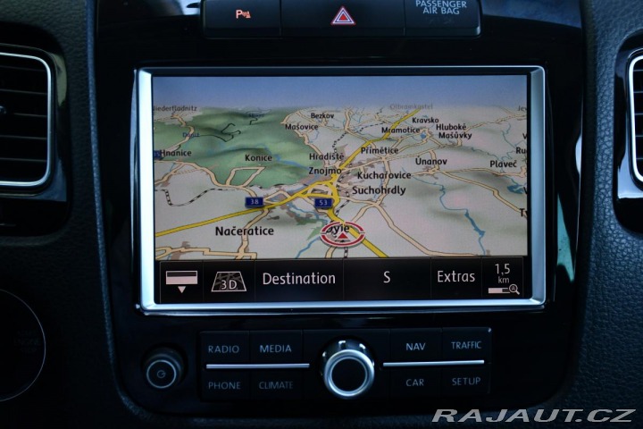 Volkswagen Touareg 3.0TDi V6 DSG 4M NAVI TAŽ 2010
