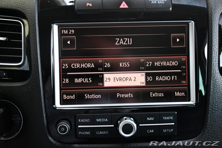 Volkswagen Touareg 3.0TDi V6 DSG 4M NAVI TAŽ 2010