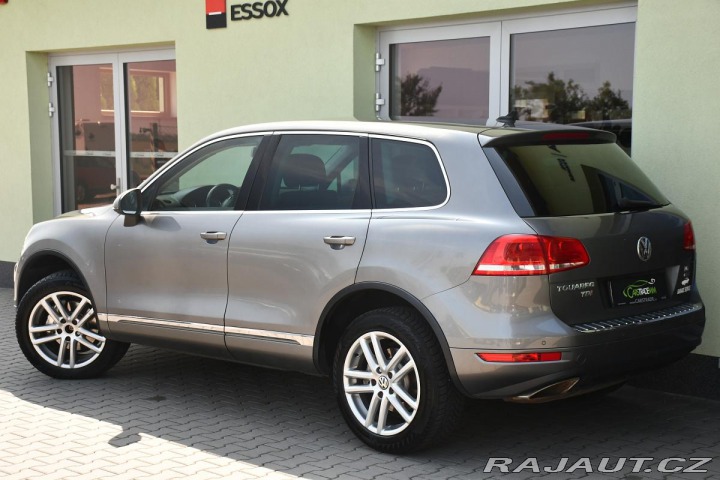 Volkswagen Touareg 3.0TDi V6 DSG 4M NAVI TAŽ 2010