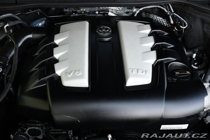 Volkswagen Touareg 3.0TDi V6 DSG 4M NAVI TAŽ 2010