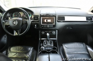 Volkswagen Touareg 3.0TDi V6 DSG 4M NAVI TAŽ 2010