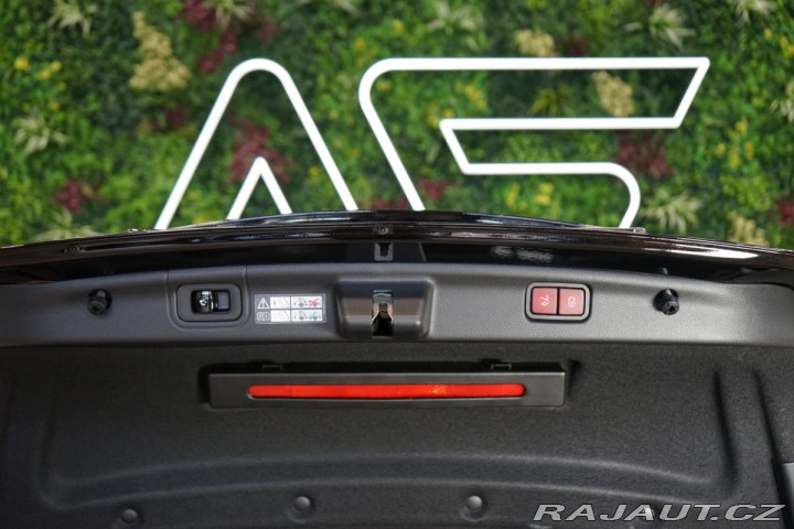 Mercedes-Benz C 300d*AMG*PANO*TAŽ*HUD*BUR 2024