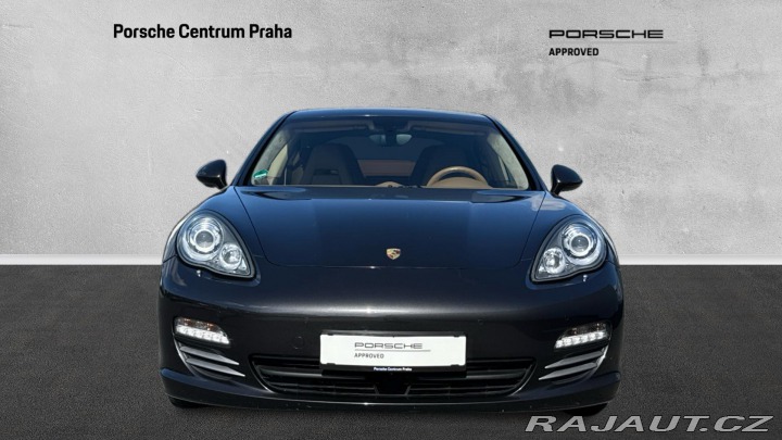 Porsche Panamera 4S 2011
