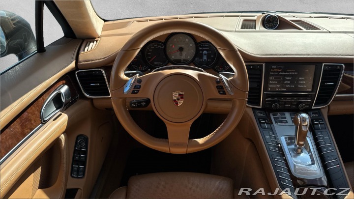 Porsche Panamera 4S 2011