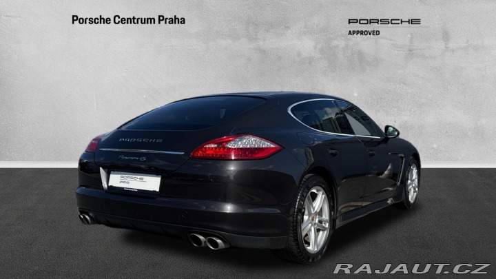Porsche Panamera 4S 2011