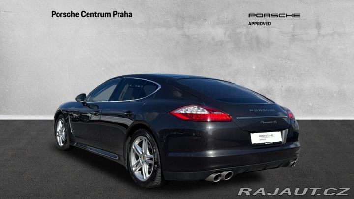 Porsche Panamera 4S 2011