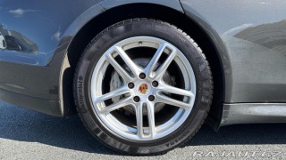 Porsche Panamera 4S 2011